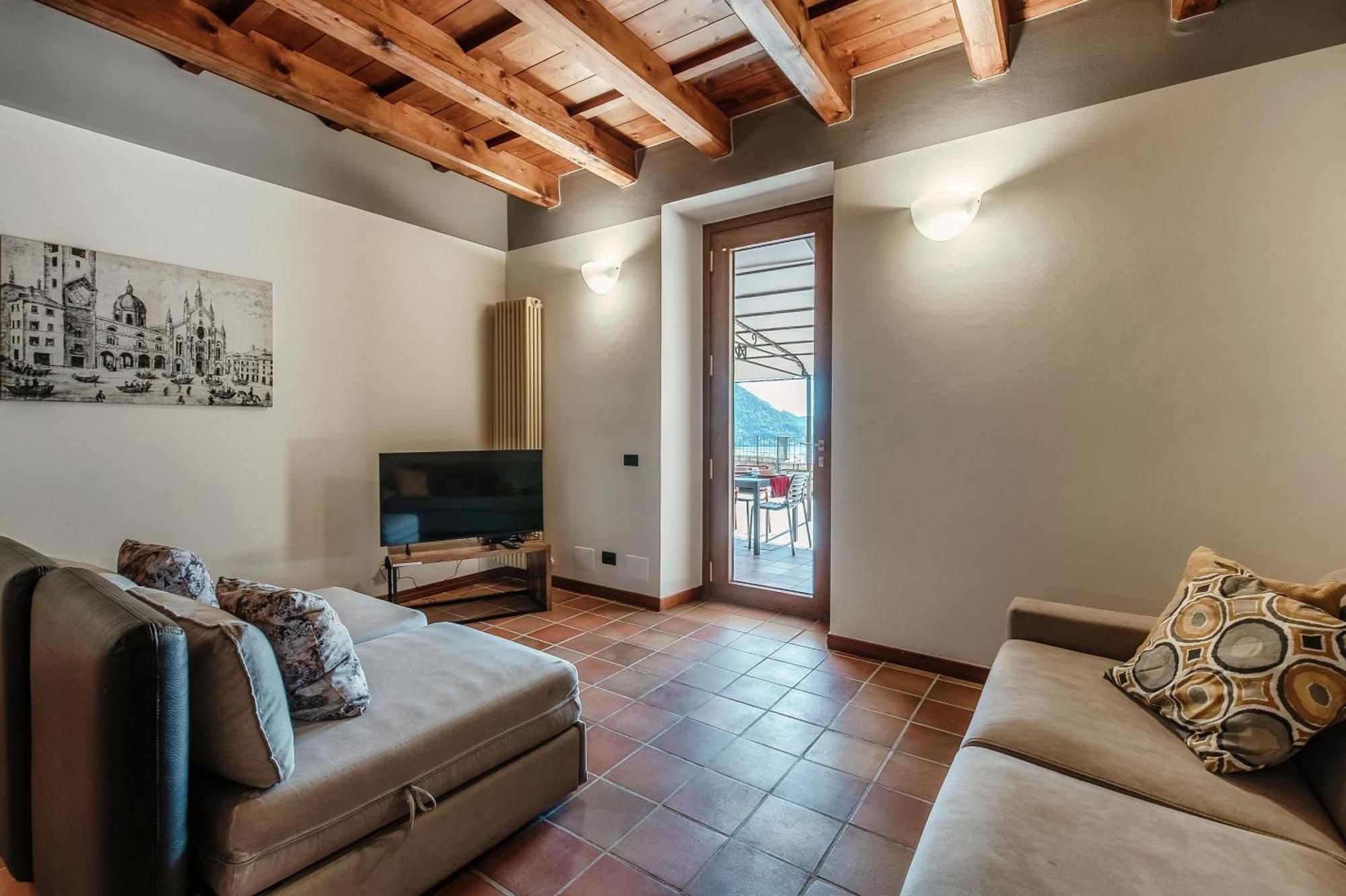Апартаменты Crotto Polirolo - The House Of Travelers Черноббио Экстерьер фото