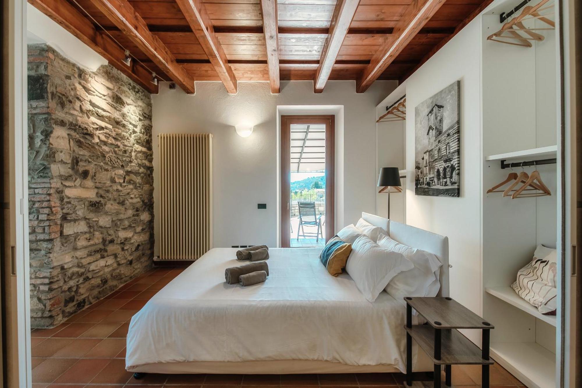 Апартаменты Crotto Polirolo - The House Of Travelers Черноббио Экстерьер фото